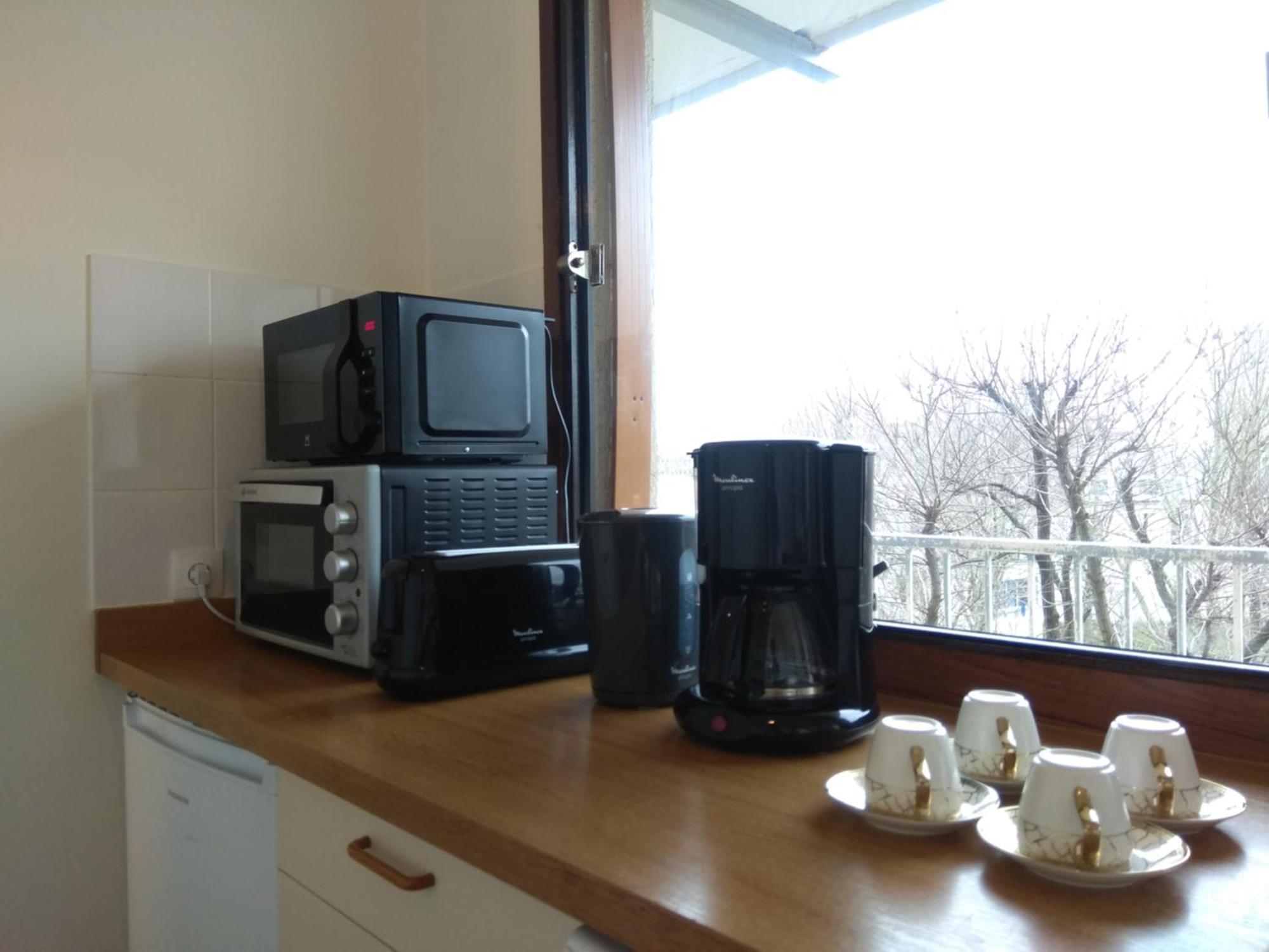 Budget Apart With Balcony And Great View Σαιν-Ντενί Εξωτερικό φωτογραφία
